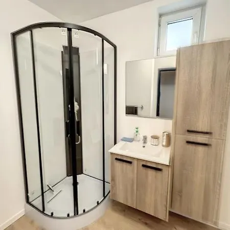 Station 173 C Bruxelles-charleroi-airport アパート シャルルロワ